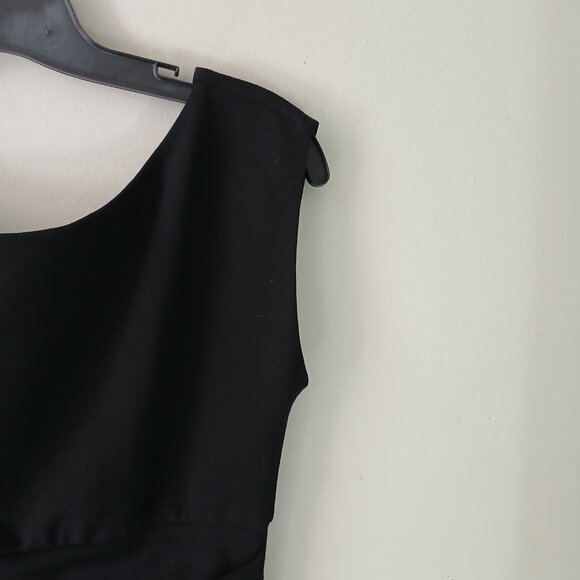 Diane Von Furstenberg Women's Sleeveless Black Dress with Ruching Size 6 V-Back - Picture 8 of 15